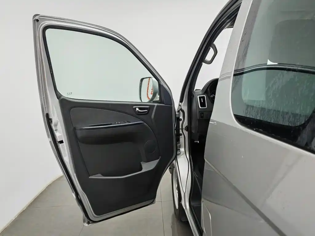 Foton Fengjing G5 2025 2023 2.0L Gasoline Commercial Travel Version Passenger Van 7/9-seater DAN20L
