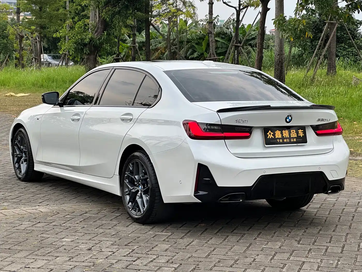 BMW 3 Series 2026 2025 330Li M Sport Night Edition