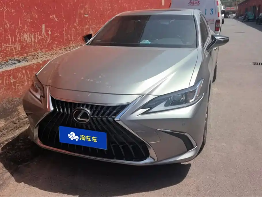 Lexus ES 2021 200 Excellence Edition фото 2