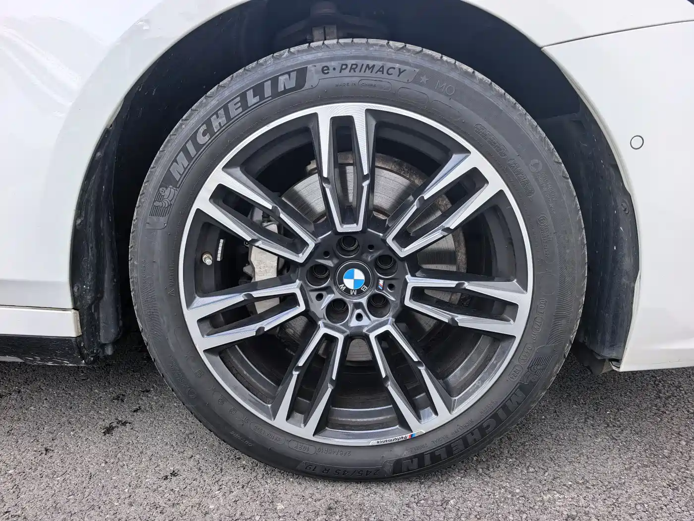 BMW 5 Series 2024 530Li Leading M Sport Package фото 9