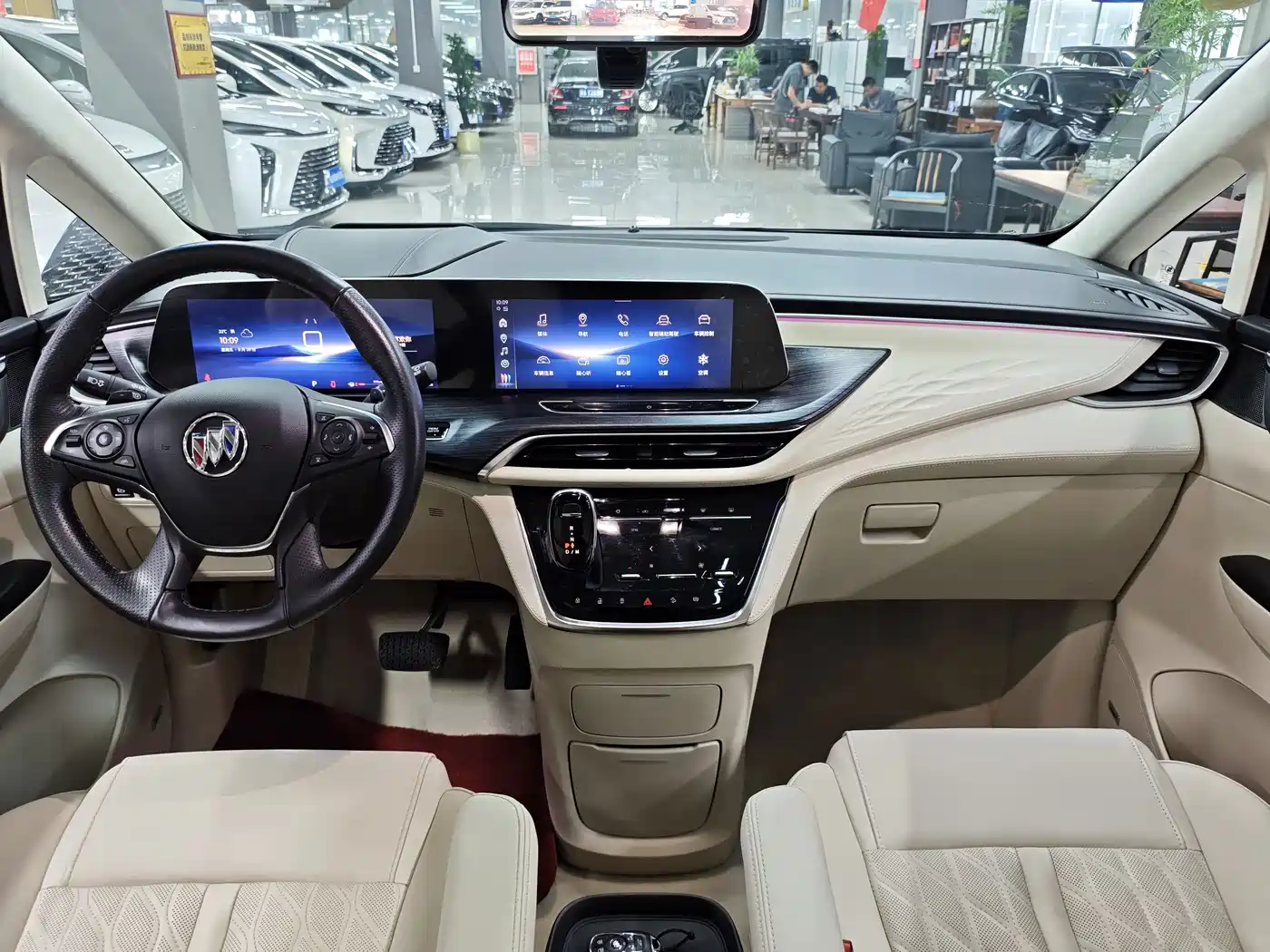 Фото 4 - Buick GL8