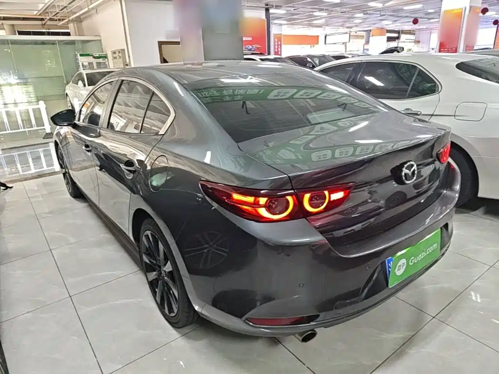 Фото 5 - Mazda Mazda 3