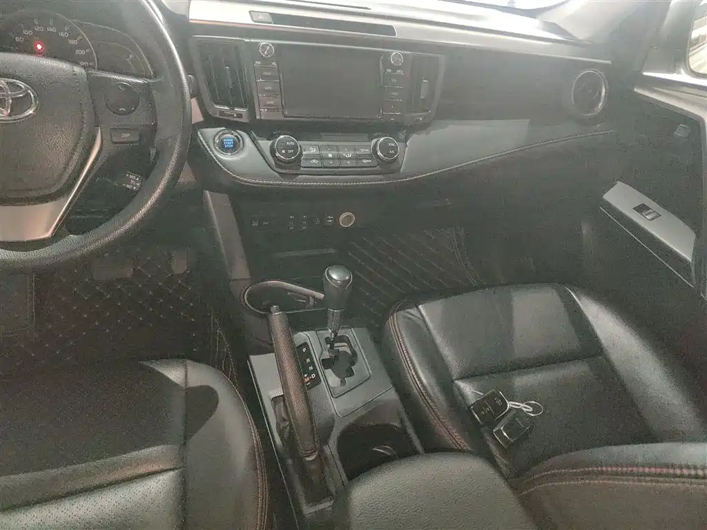Toyota RAV4 Rongfang 2016 2.0L CVT 2WD Comfort (China V) фото 13