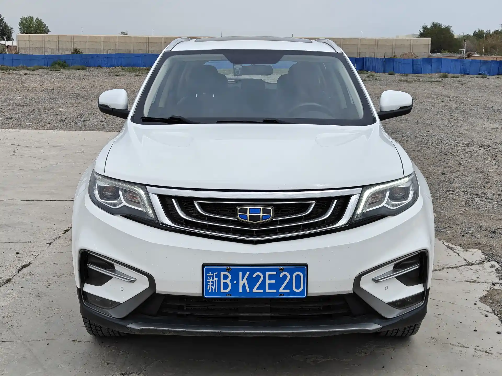Фото 2 - Geely Atlas