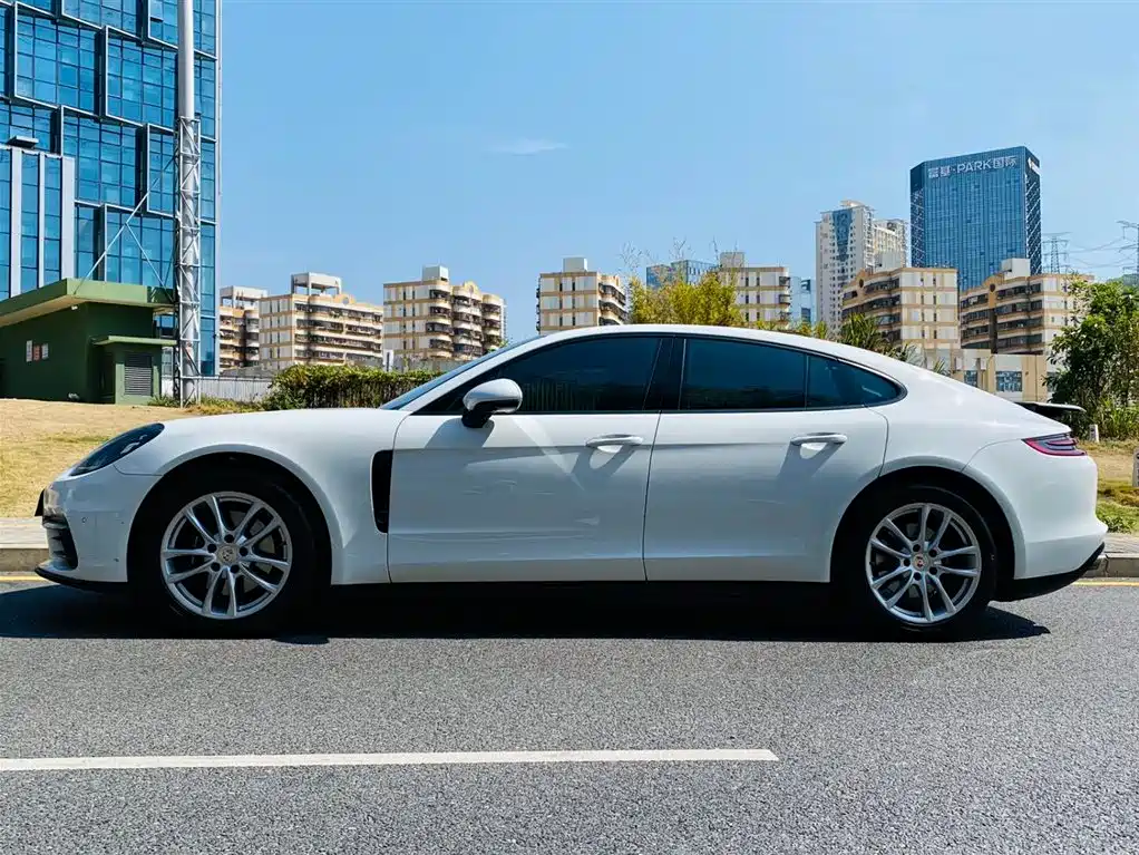 Porsche Panamera 2017 Panamera 3.0T фото 7