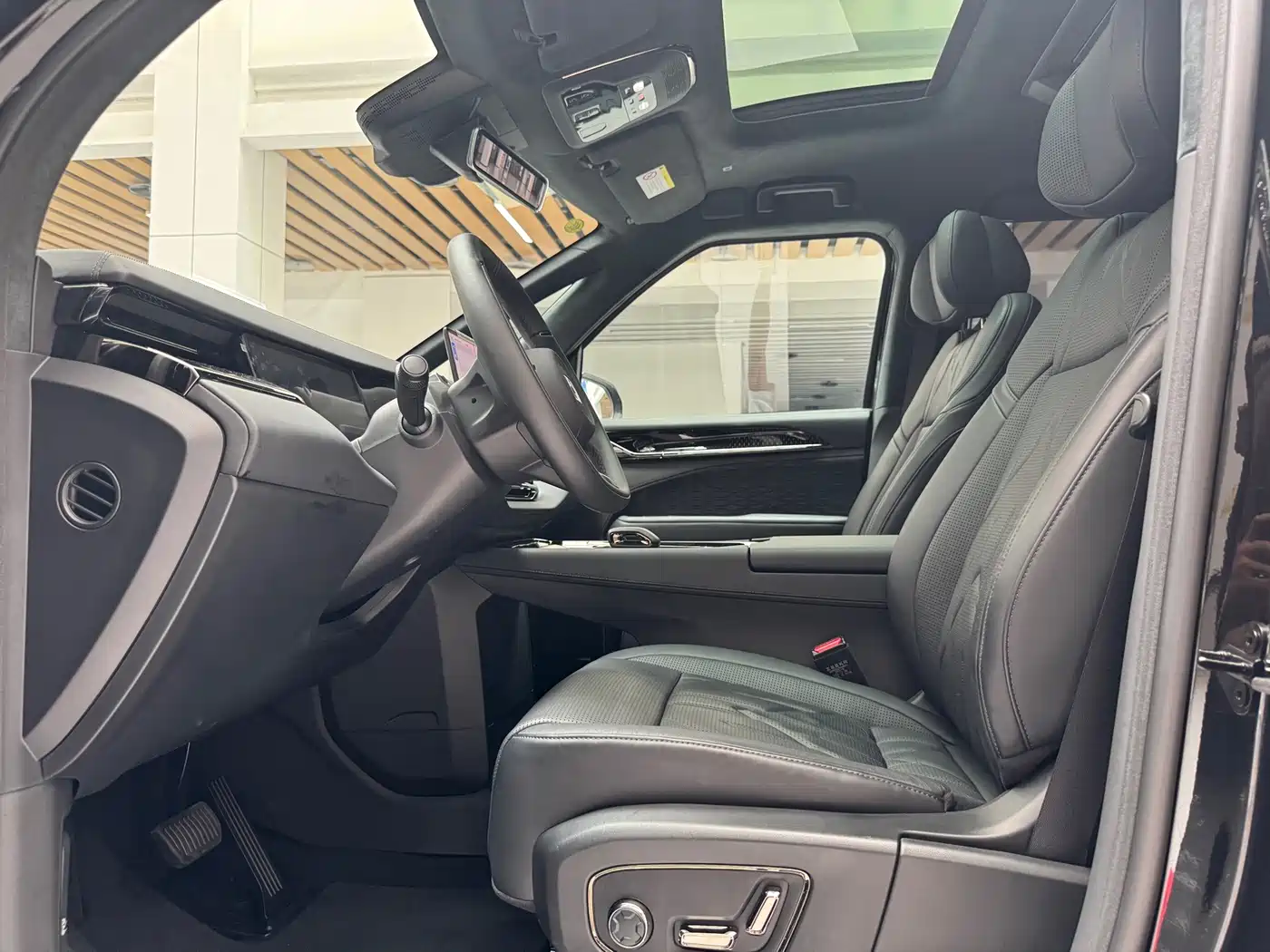 ZEEKR 009 2025 2024 7-Seat Aisle AWD Version 108kWh