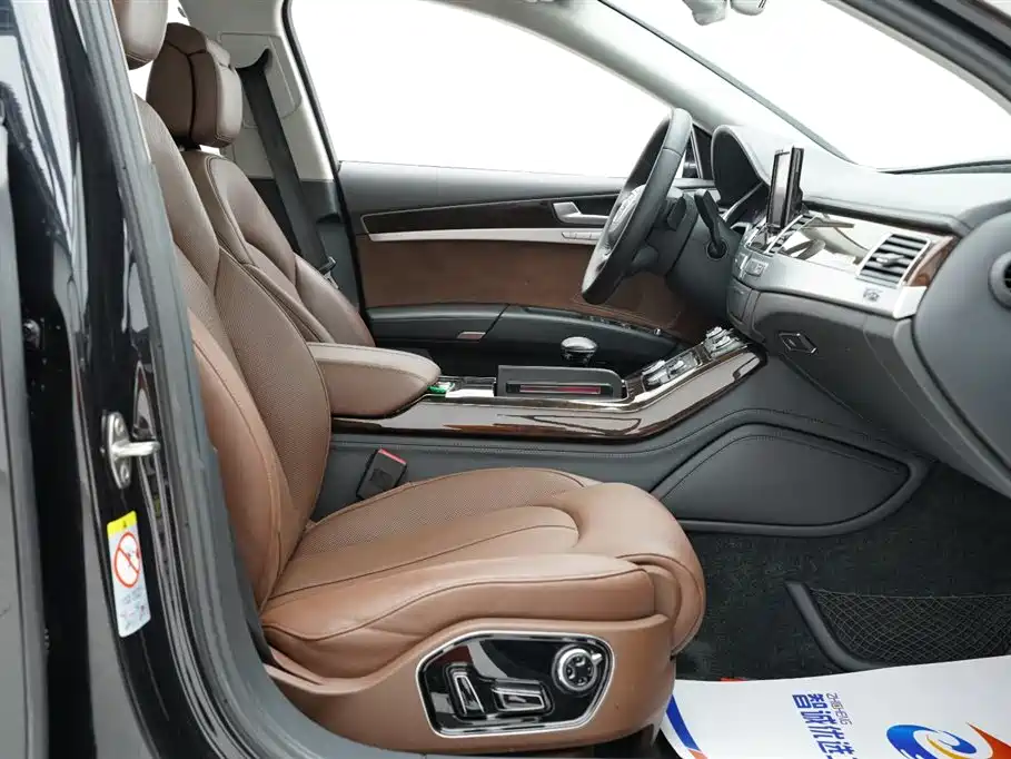 Audi A8 2013 A8L 45 TFSI quattro Luxury фото 29