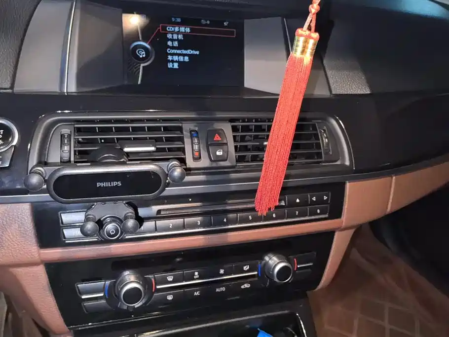 BMW 5 Series 2014 520Li Elegance фото 13