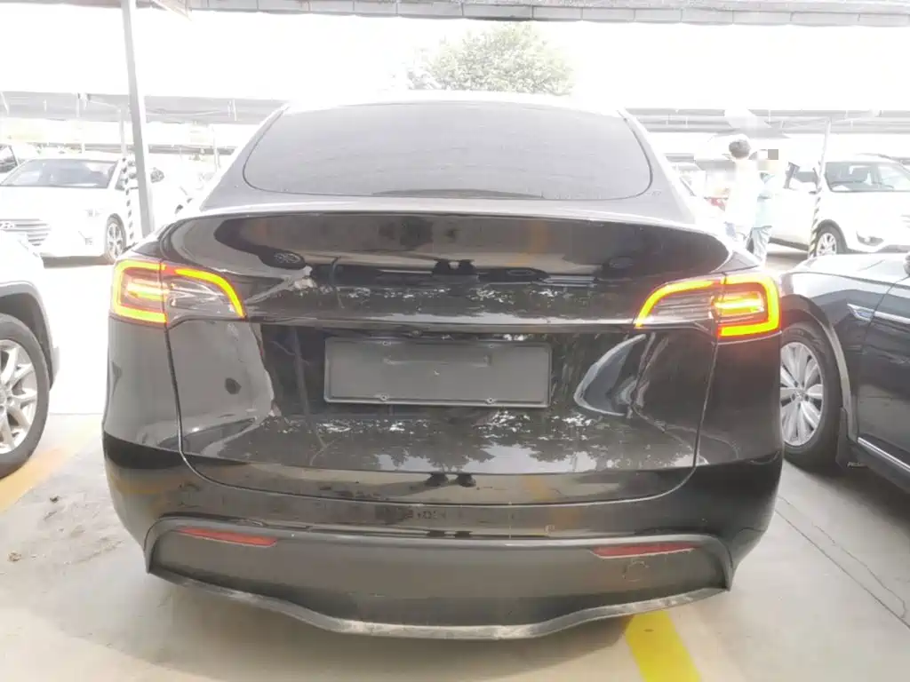 Фото 6 - Tesla Model Y