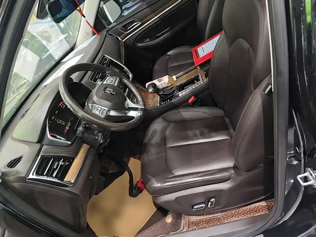 Roewe RX8 2018 2018 30T Internet-connected 2WD Ultimate Edition