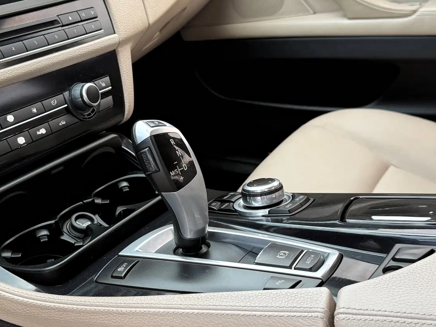 صورة 6 - BMW 5 Series