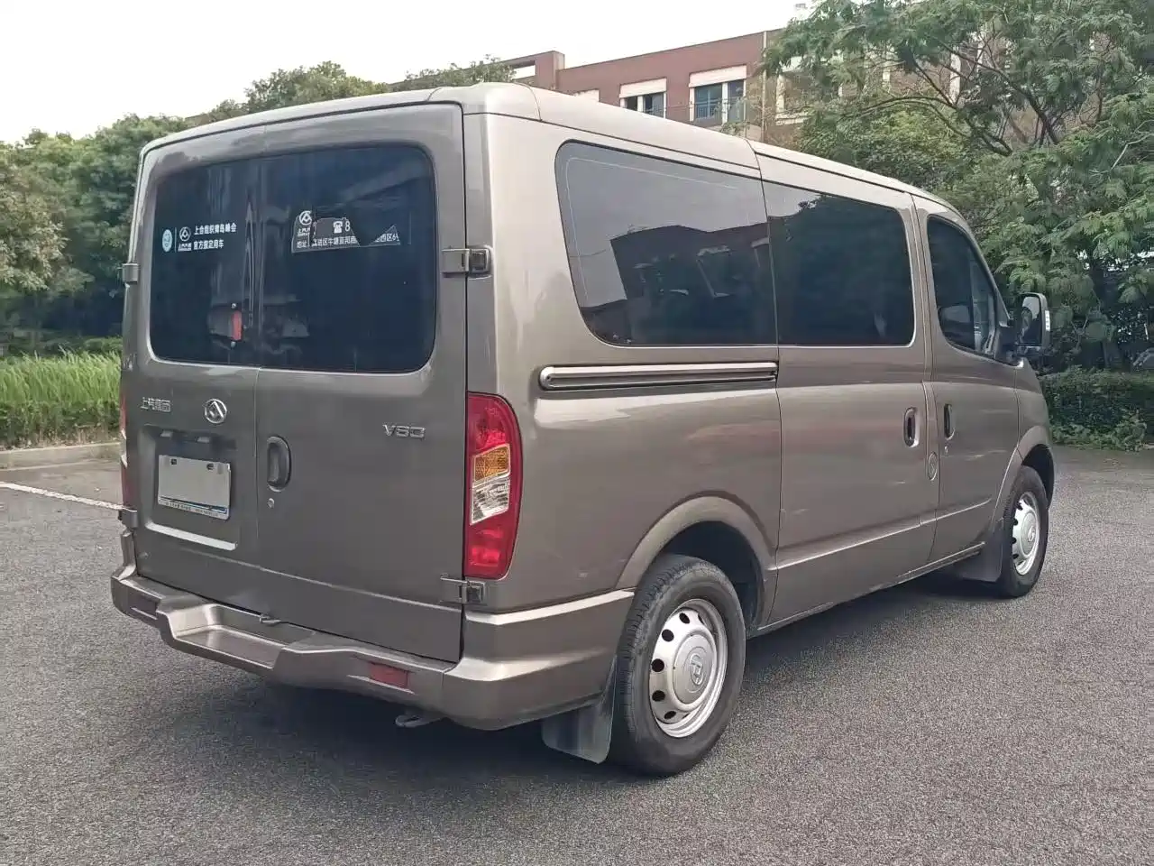 SAIC Maxus Xintu V80 2019 2.0T Plus 6MT Aoyun Short Wheelbase Ultra-low Roof 5/6-seater фото 5