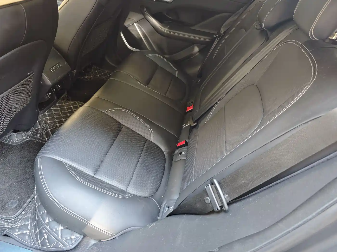 Jaguar I-PACE 2018 EV400 HSE фото 15