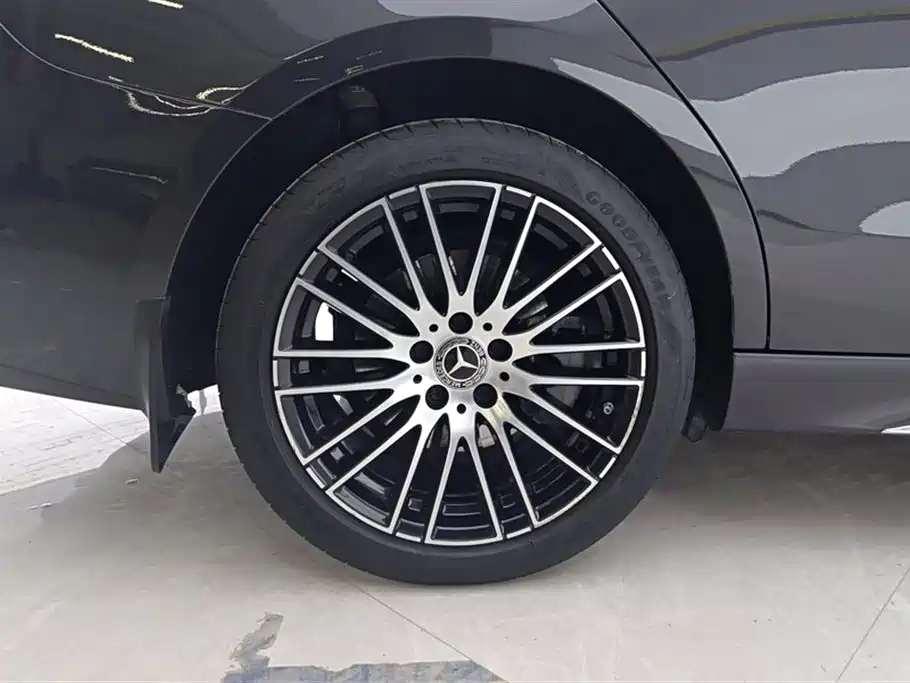 Mercedes-Benz C-Class 2023 Facelift II C 260 L Sport Edition фото 6