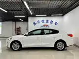 Фото 9 - Ford Focus