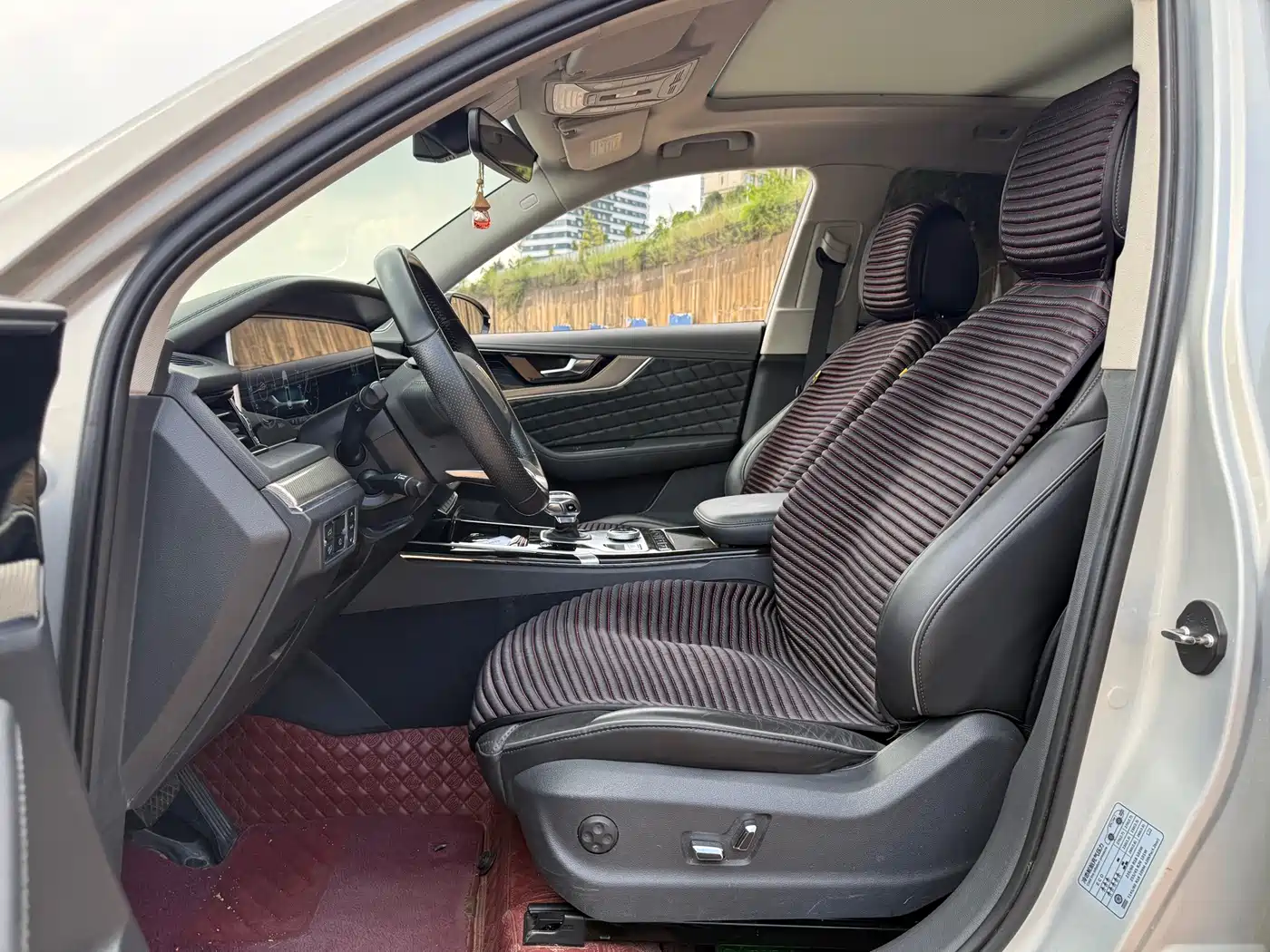 Фото 4 - Hongqi HS5