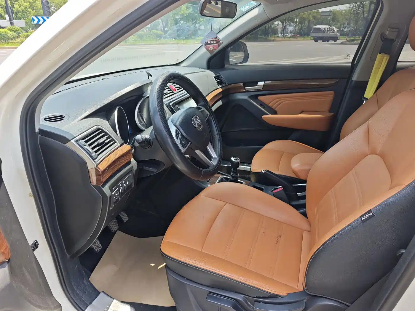 BAIC Weiwang S50 2017 2016 1.5T Manual Joy Surpass Edition