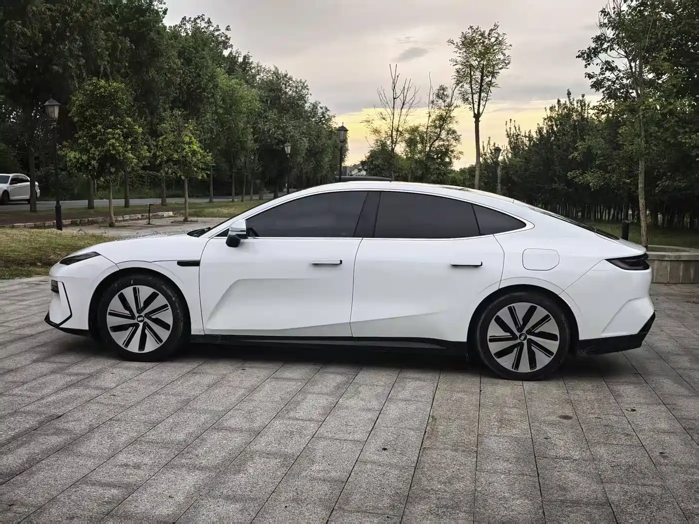 Geely Galaxy Galaxy E8 2024 2024 550km RWD MAX