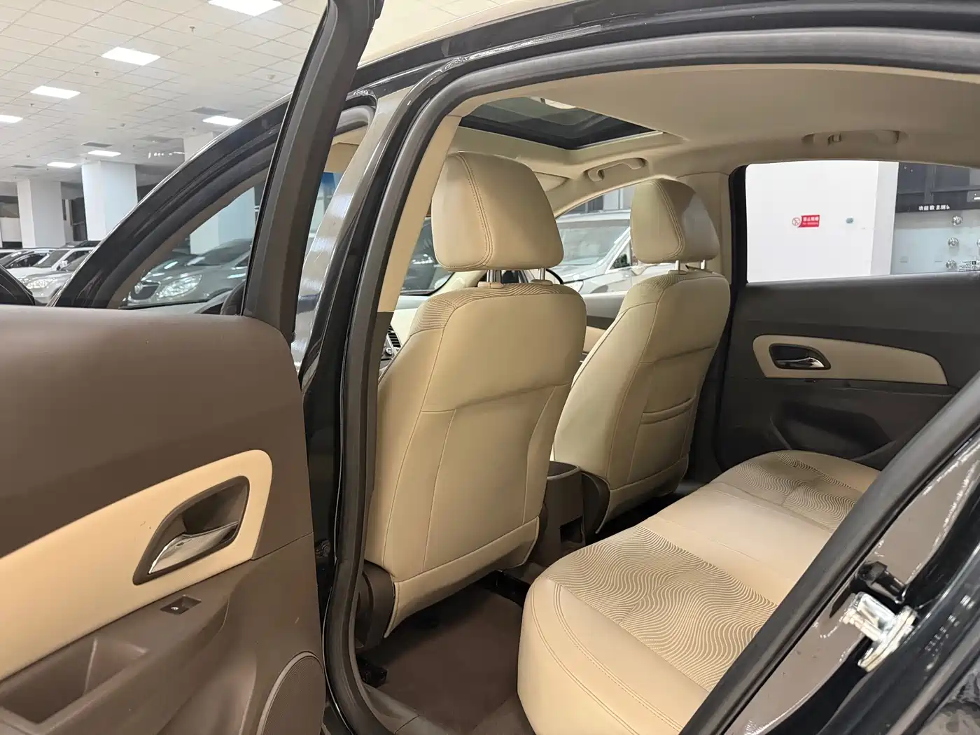 Chevrolet Cruze 2015 1.5L Classic SE AT фото 8