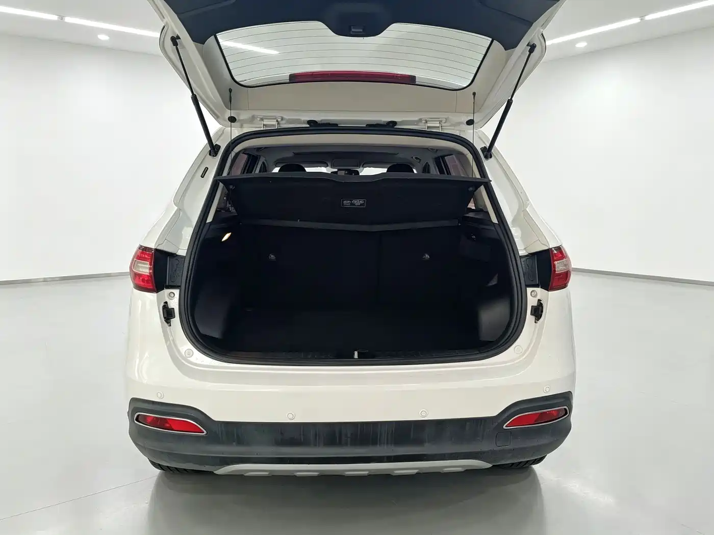 FAW Senya R7 2018 2017 Model 1.6L Automatic Smart