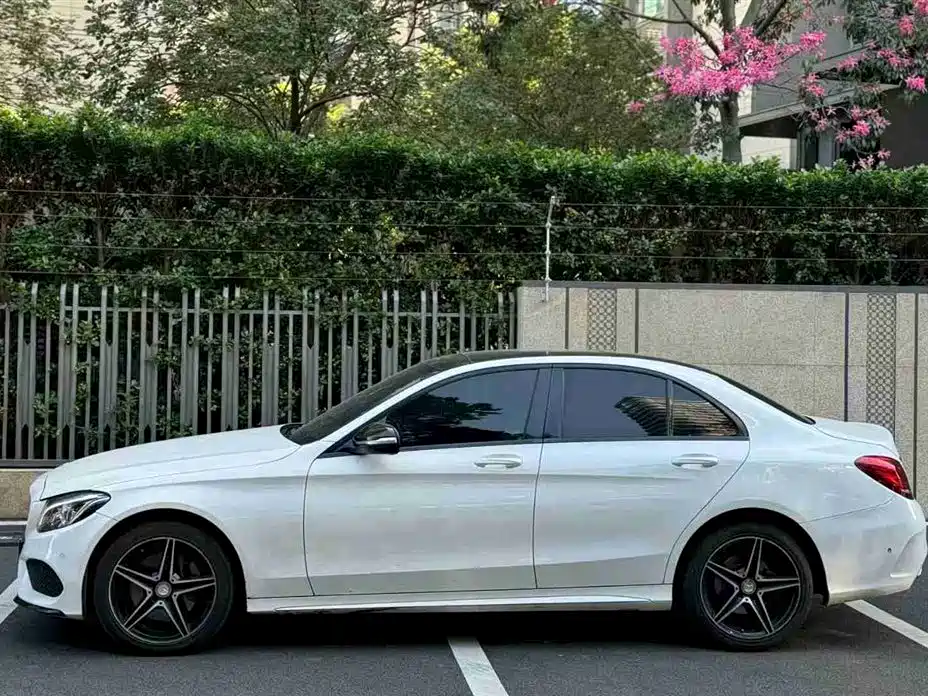 Mercedes-Benz C-Class 2015 C 300 Sport Edition фото 3