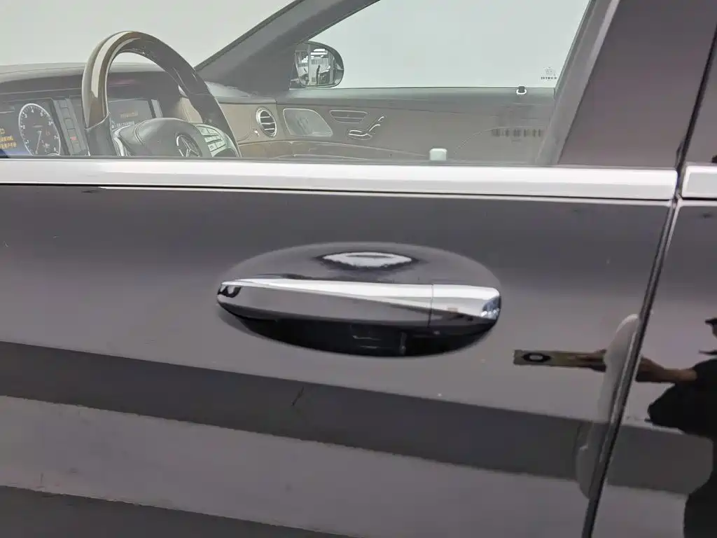 Фото 18 - Mercedes-Benz S-Class