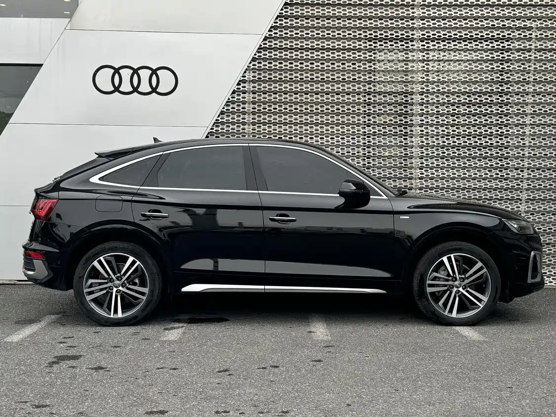 Audi Q5L Sportback 2021 40 TFSI Luxury фото 3