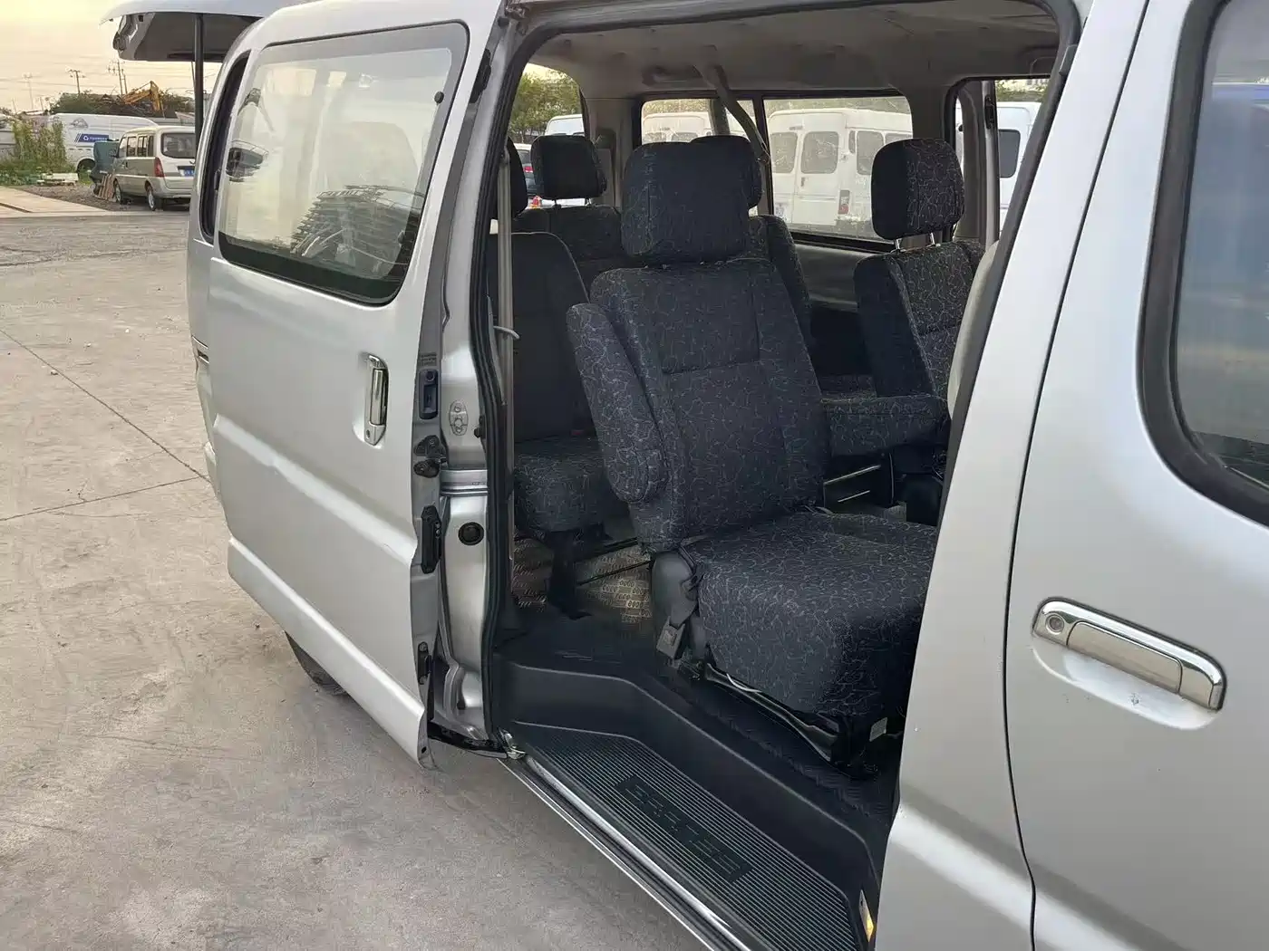 Jinbei Grace 2014 2015 2.0L Classic Edition Standard Model Long Wheelbase 7/9-Seater