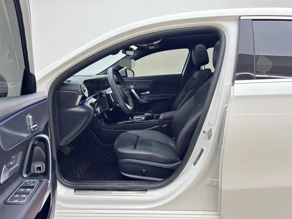 Mercedes-Benz A-Class 2023 A 200 L Fashion фото 11