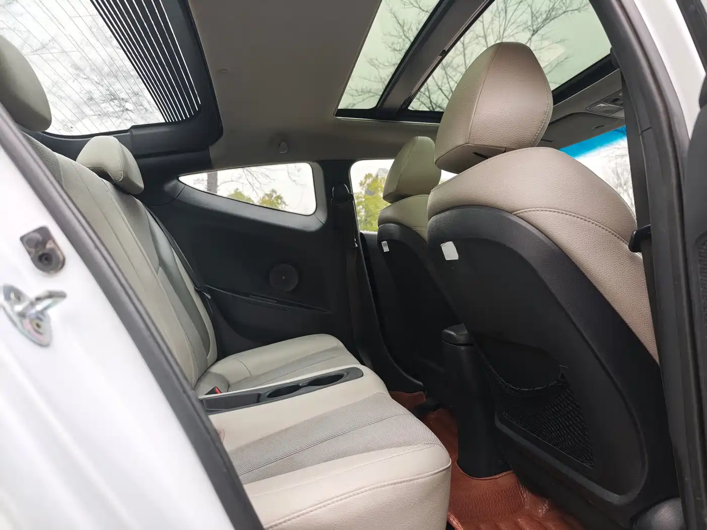 Hyundai Veloster 2012 1.6L Automatic Luxury Edition фото 19