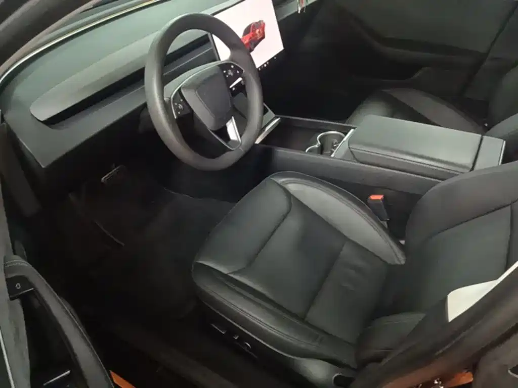 Photo 16 - Tesla Model 3