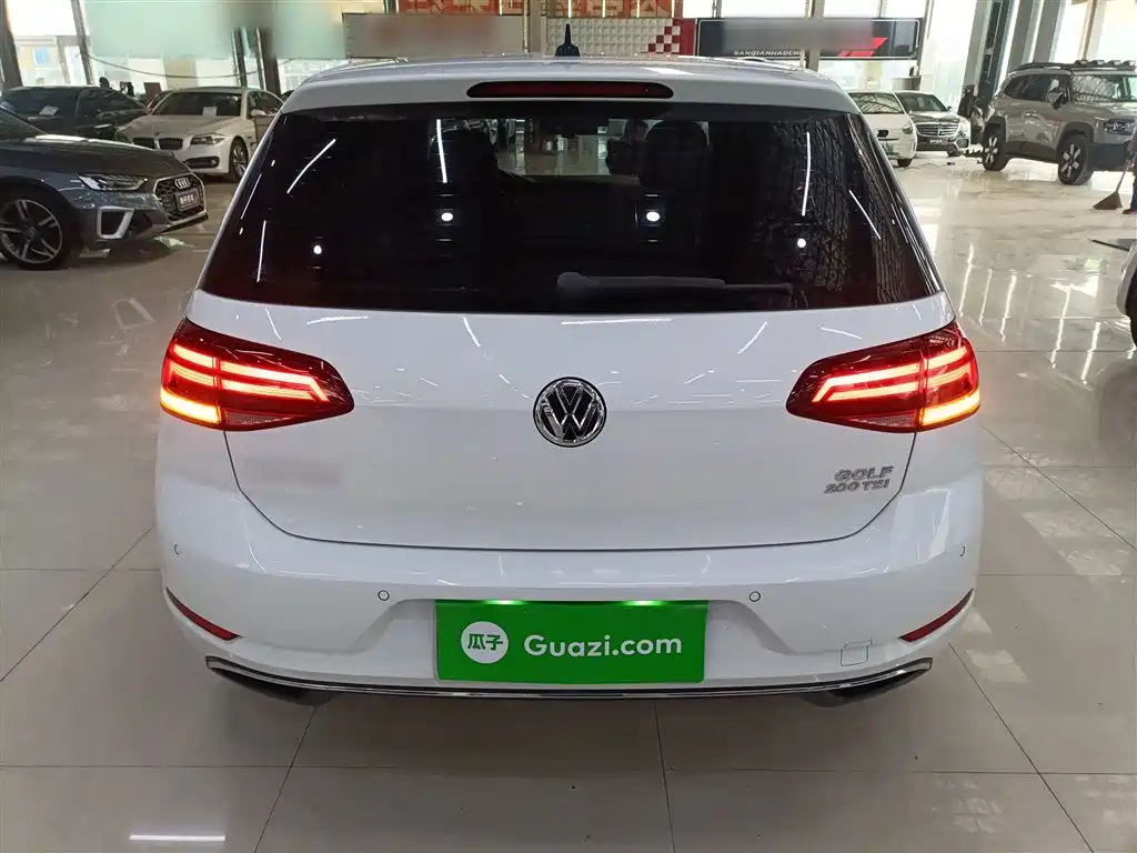 Volkswagen Golf 2020 Beloved Edition 200TSI DSG Comfort Progressive фото 6
