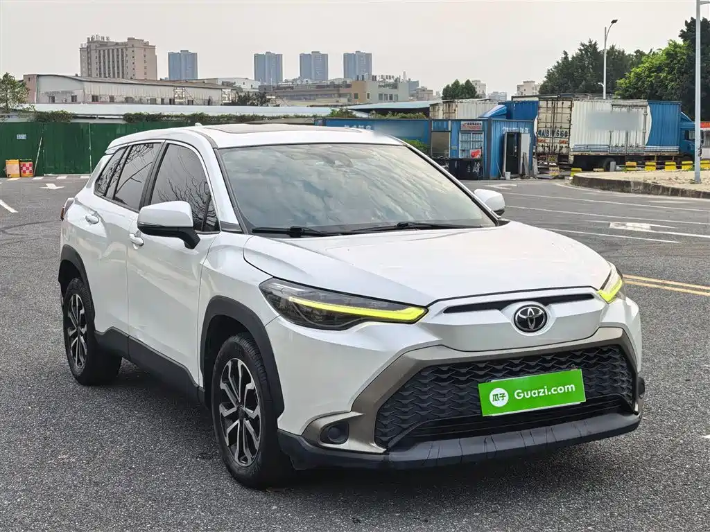 Toyota Frontlander 2022 2.0L CVT Luxury Edition фото 22