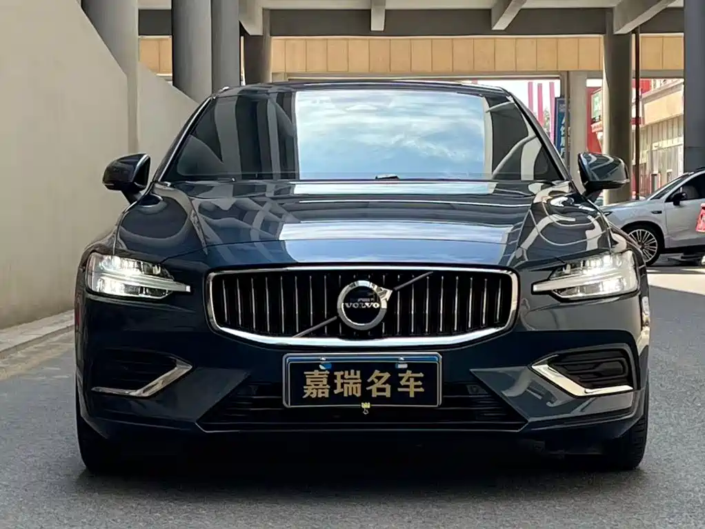 Фото 2 - Volvo S60