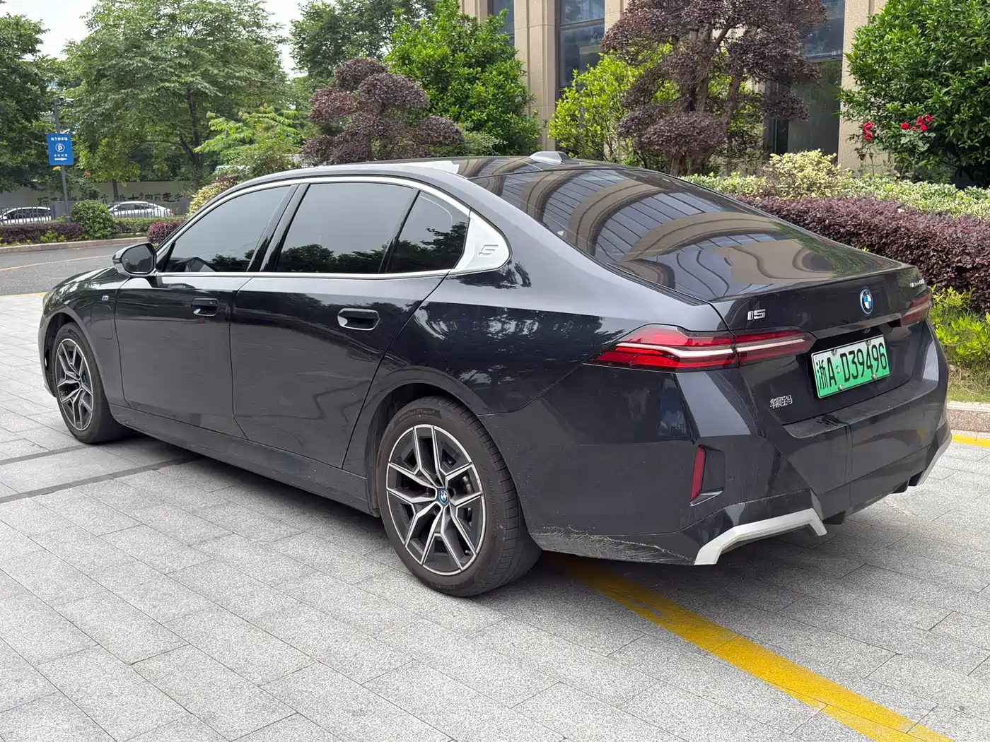 BMW i5 2025 eDrive 40L M Sport Package фото 8