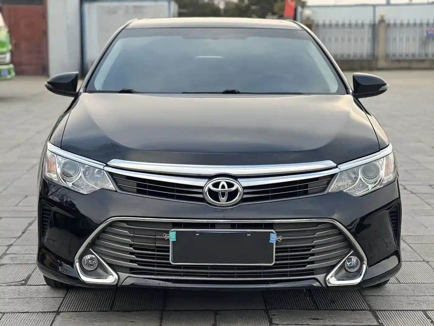 Toyota Camry 2016 2.0E 10th Anniversary Elite Edition фото 2