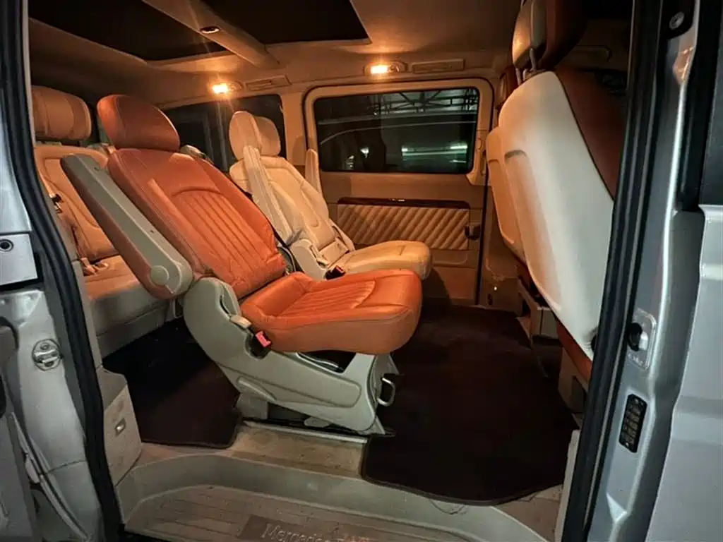 Mercedes-Benz Viano 2011 2.5L Navigation Edition фото 3