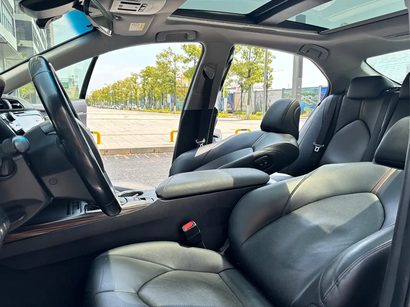 Toyota Camry 2018 2.5G Luxury Edition фото 14
