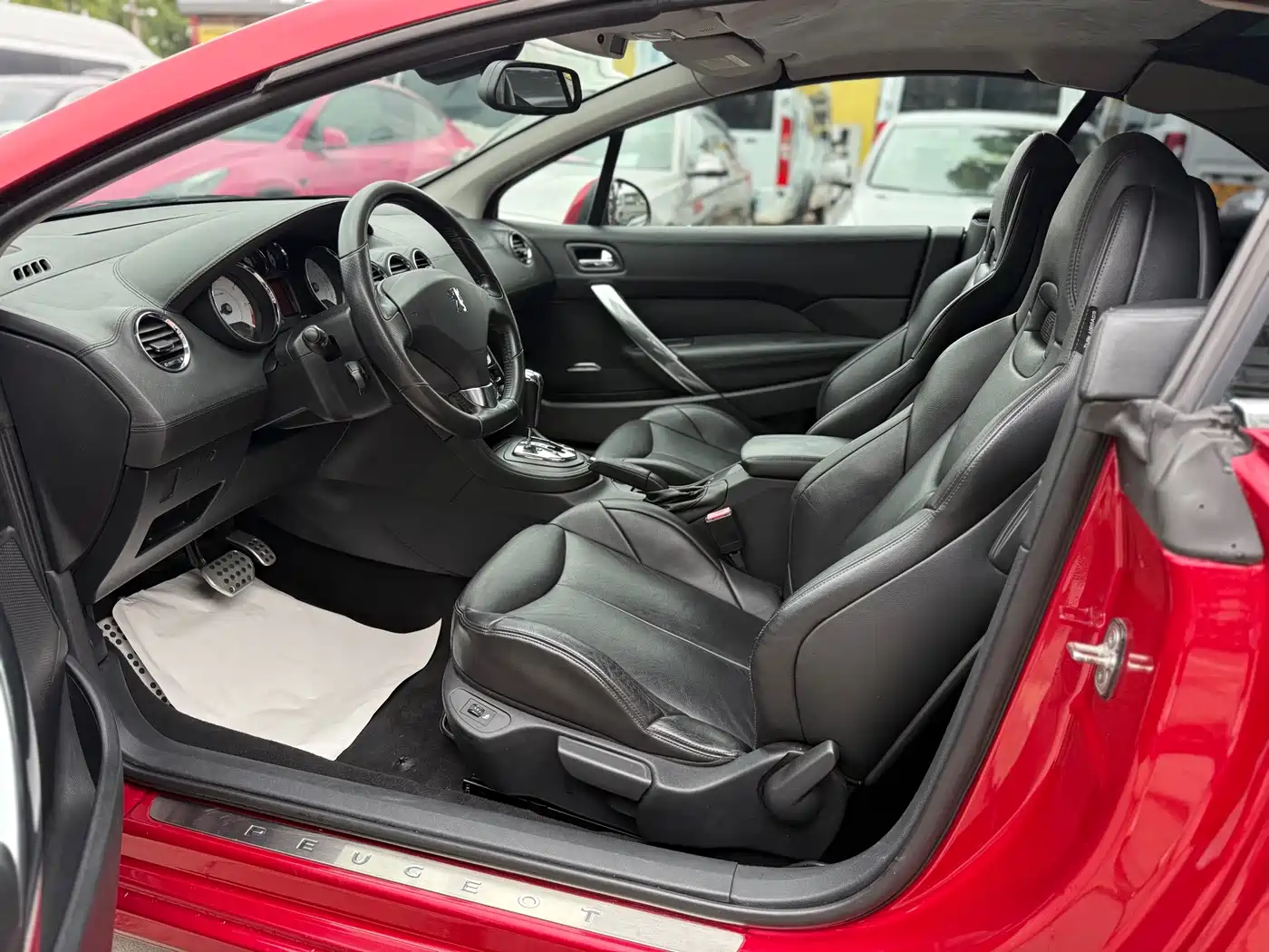 Peugeot 308 (Import) 2012 2012 1.6T CC Luxury