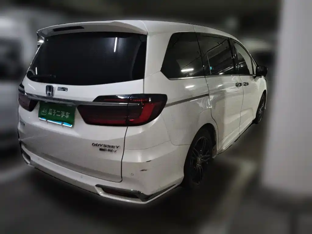 Фото 6 - Honda Odyssey