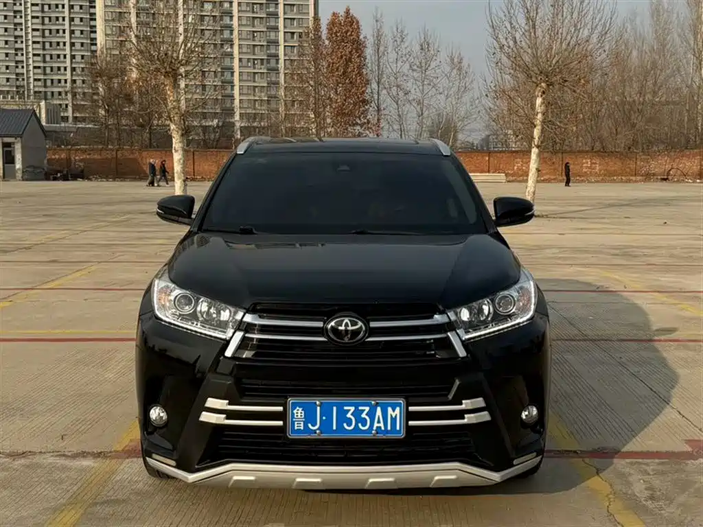 TOYOTA HIGHLANDER