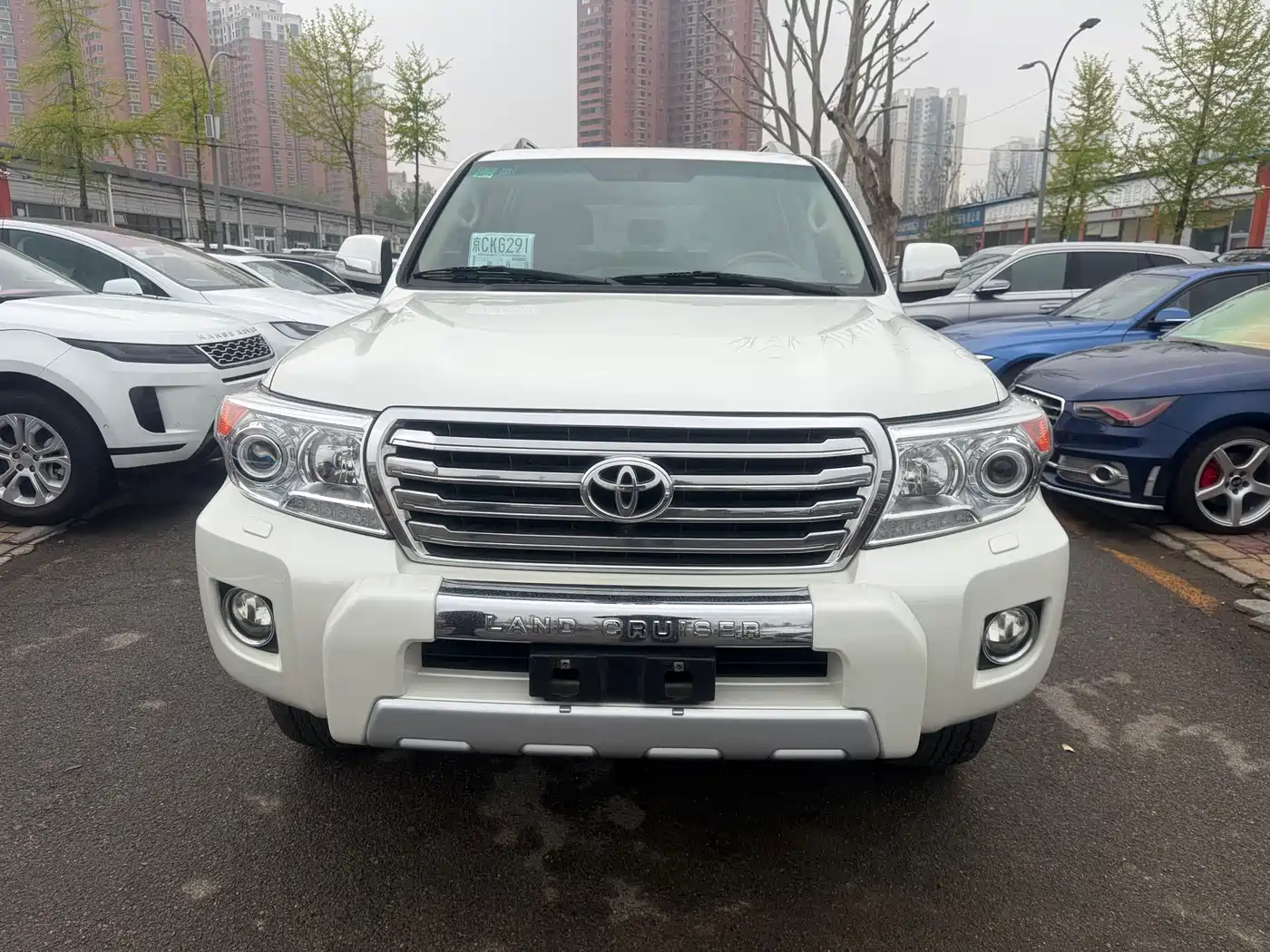 Toyota Land Cruiser (Import) 2015 4.6L V8 Middle East Limited Edition фото 2