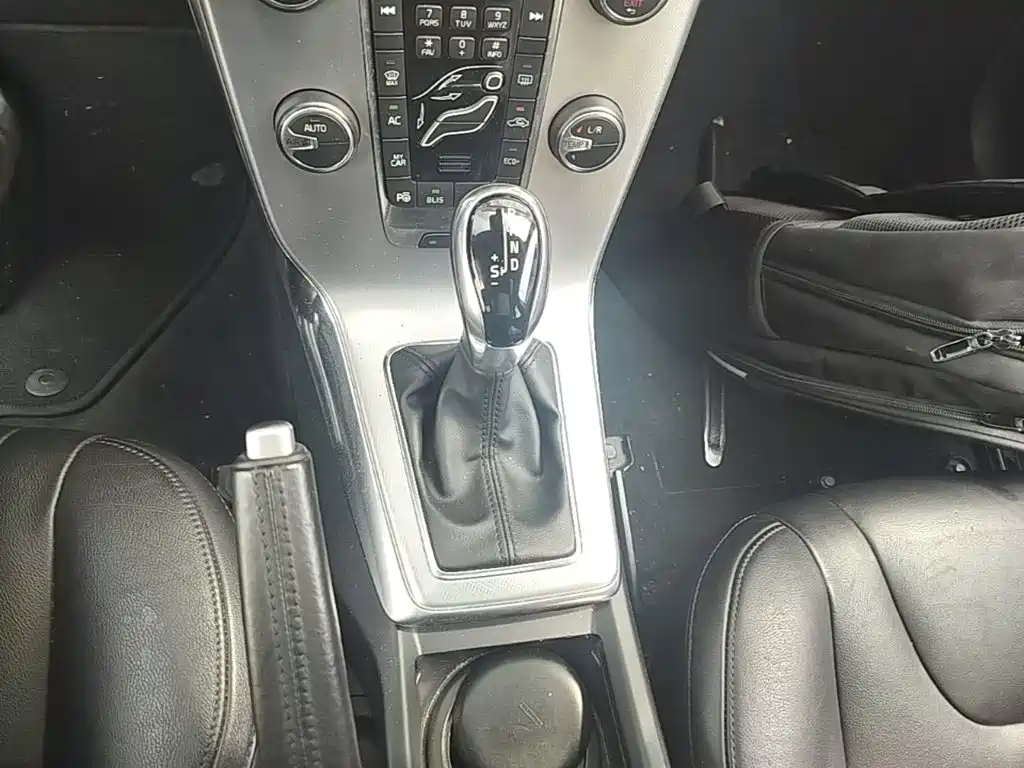 Volvo V40 2016 2017 T3 R-Design