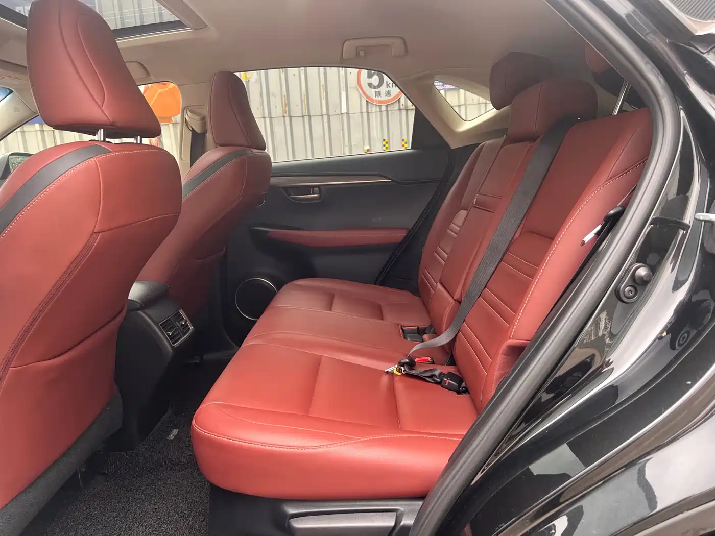 Lexus NX 2015 200t AWD F Sport фото 15
