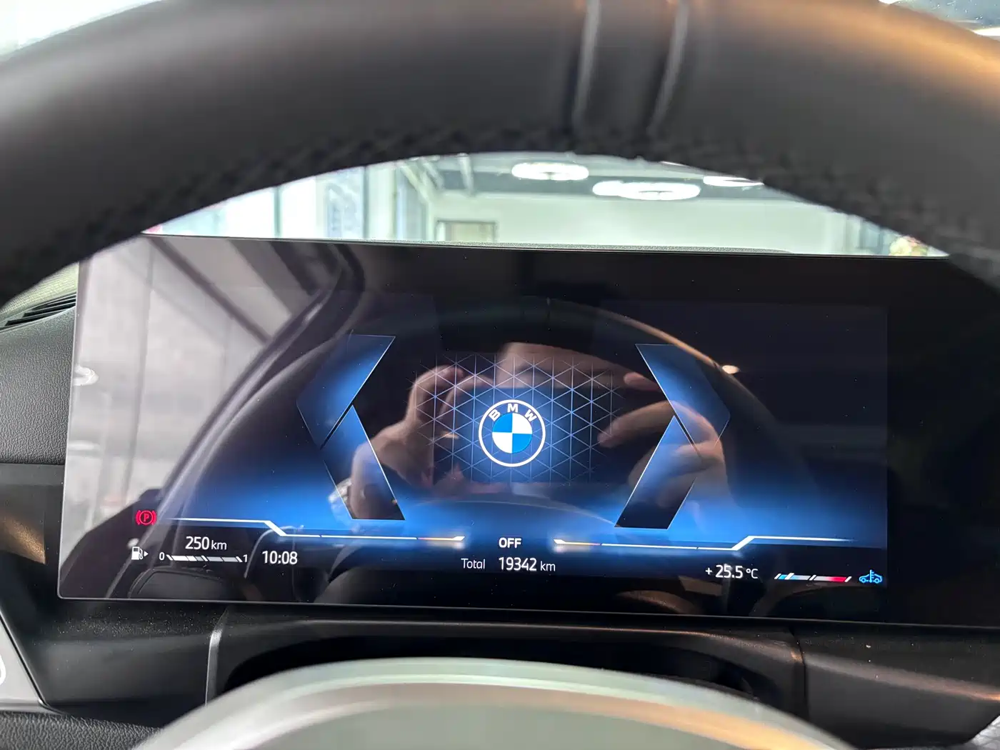 BMW 3 Series 2025 330Li M Sport Night Edition фото 14