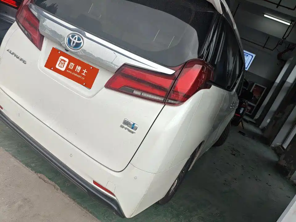 Toyota Alphard 2021 Hybrid 2.5L Luxury фото 11