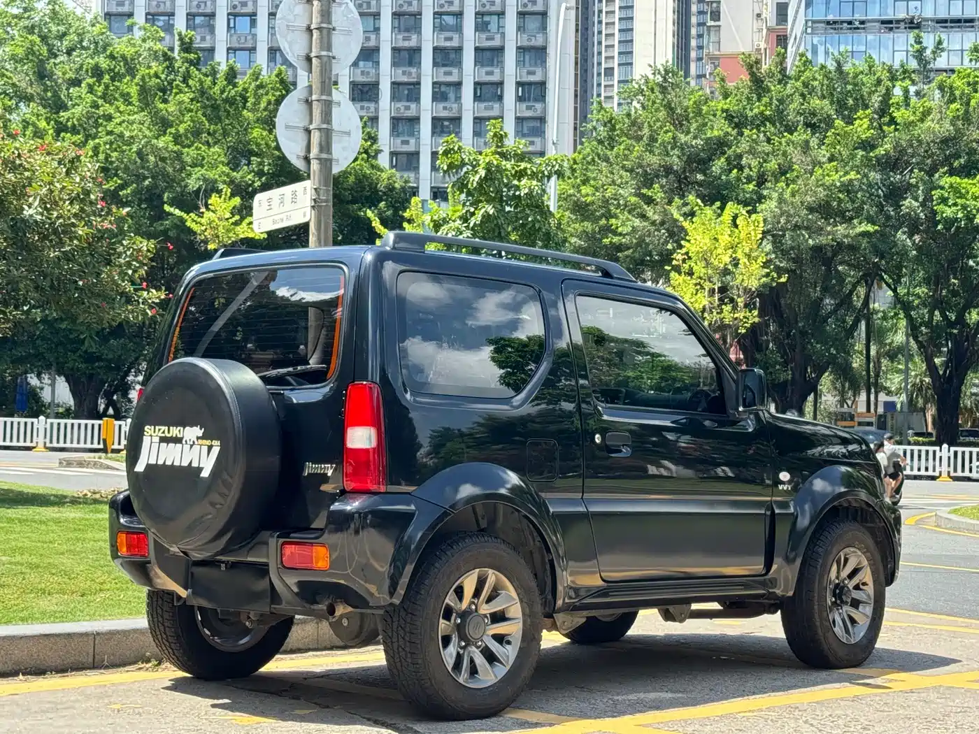 Photo 13 - Suzuki Jimny (Import)