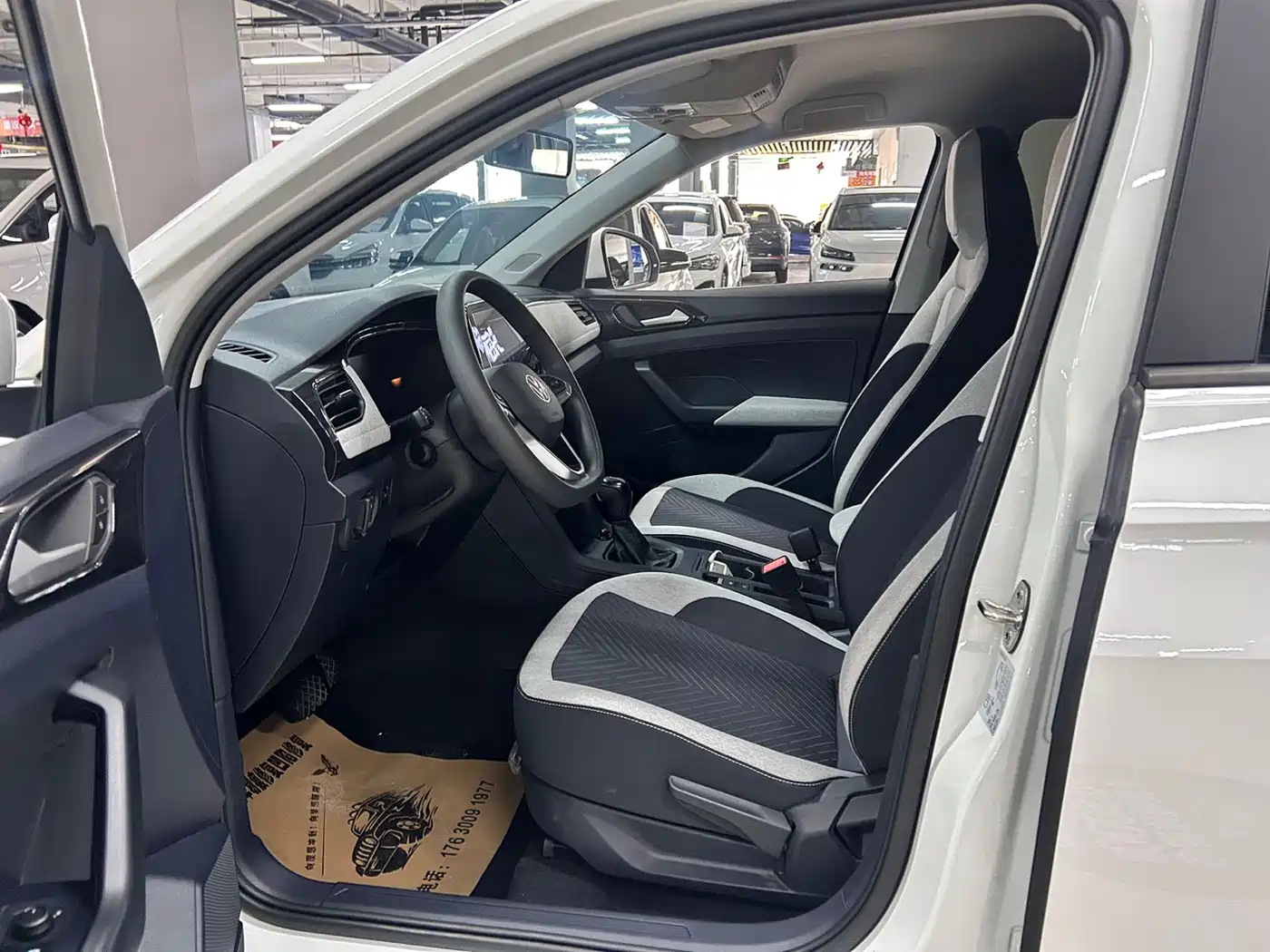 Volkswagen Tharu 2025 Model Rising Star 1.5L Advance Edition фото 9