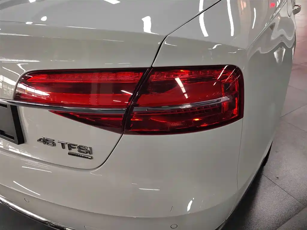 Audi A8 2014 A8L 45 TFSI quattro Comfort фото 19