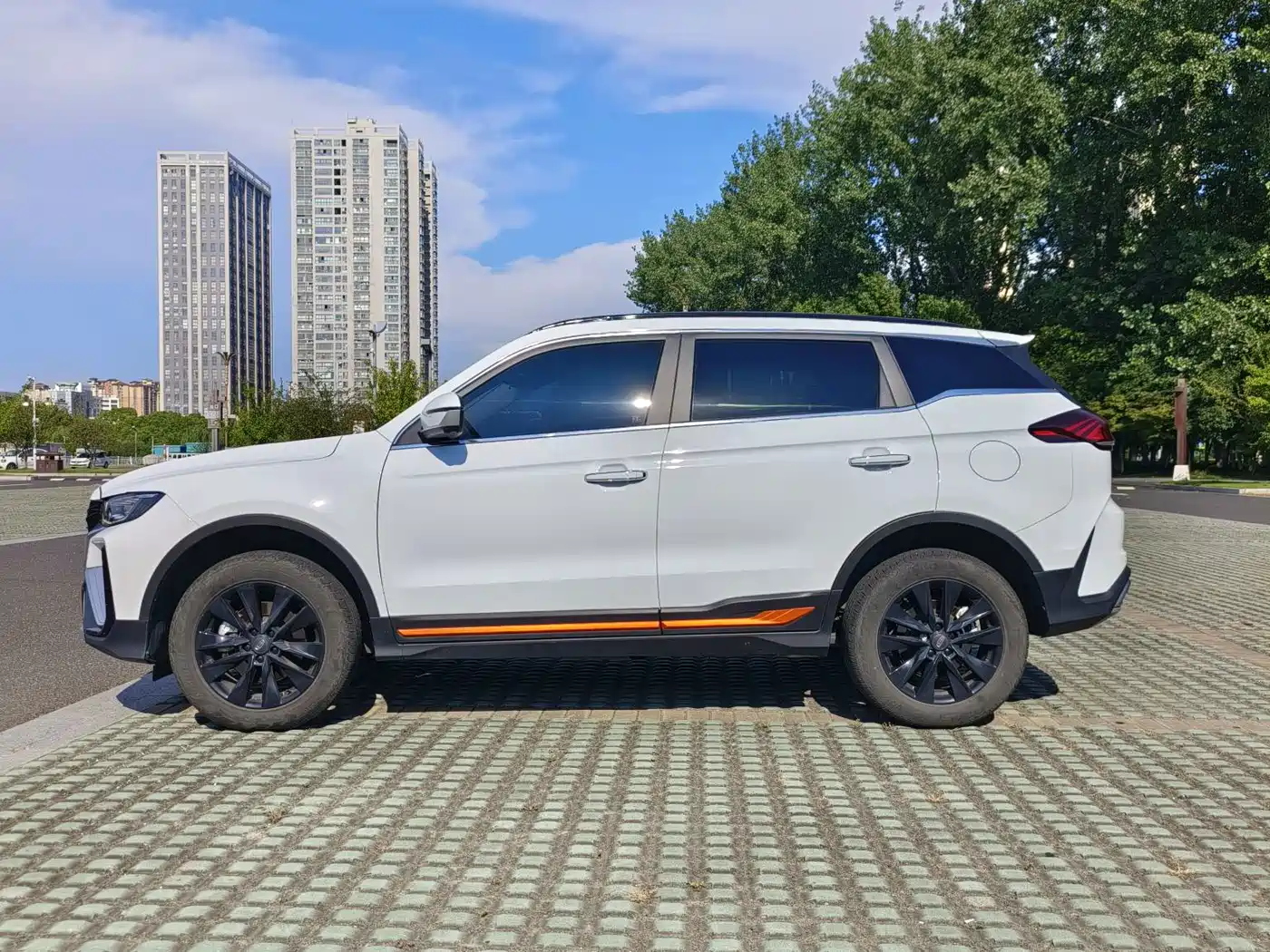 Photo 20 - Geely Boyue